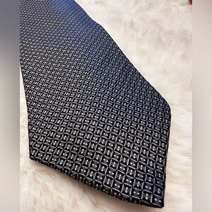 Italian Silk Geometric micro Pattern Black and Silver Men's Tie 3.75”
